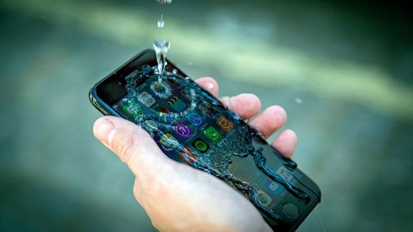 Как удалить воду из динамика смартфона?