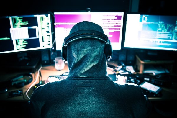 Хакеры взломали сервер «тайного подрядчика ФСБ»