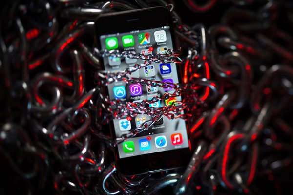 iPhone оказались уязвимы к атакам через заражённые сайты